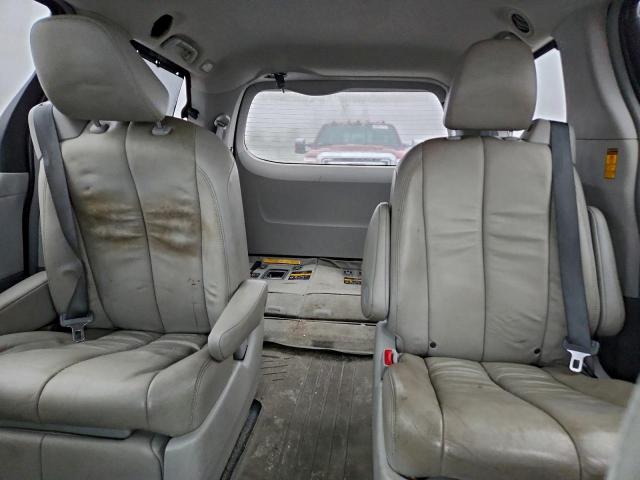 Toyota Sienna Xle Image 9