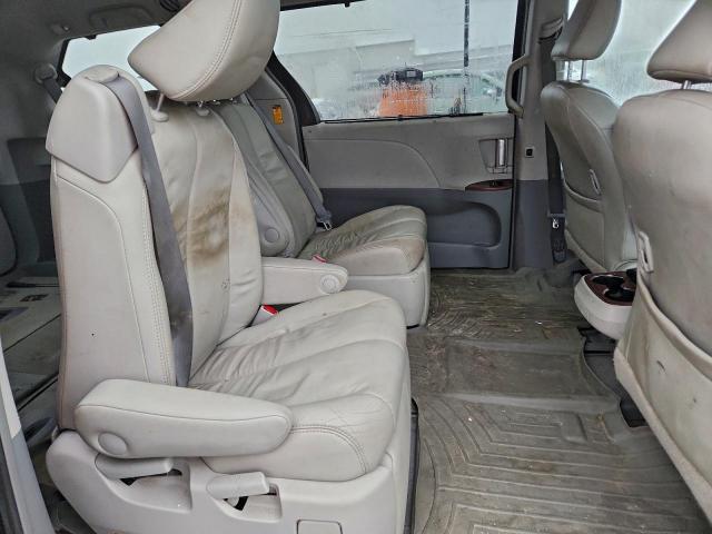 Toyota Sienna Xle Image 13