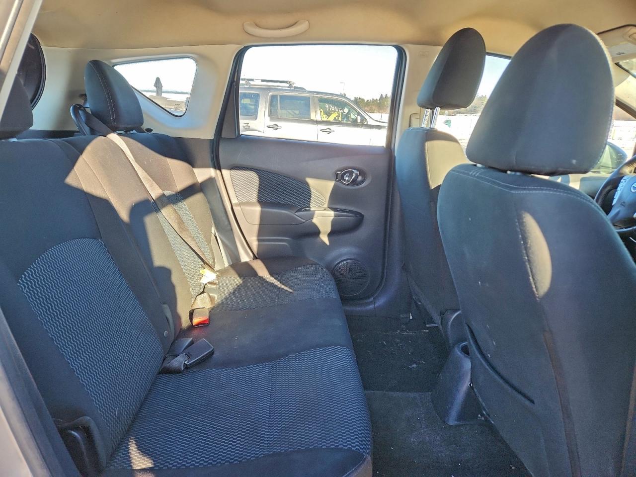 Nissan Versa S Image 11