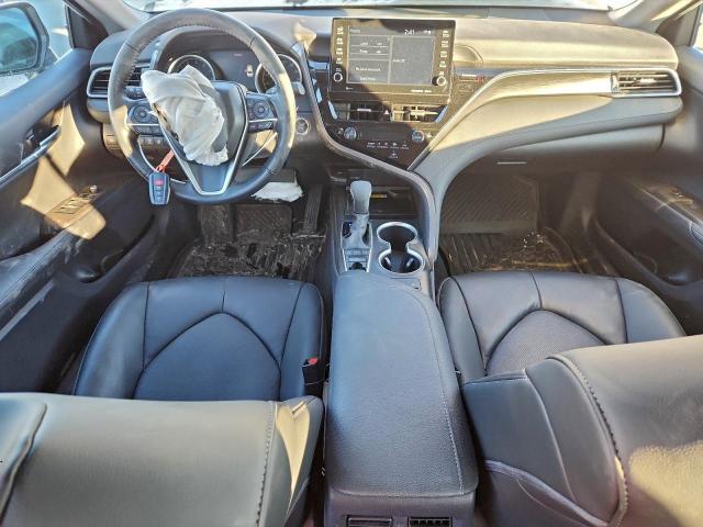 Toyota Camry Xle Image 12