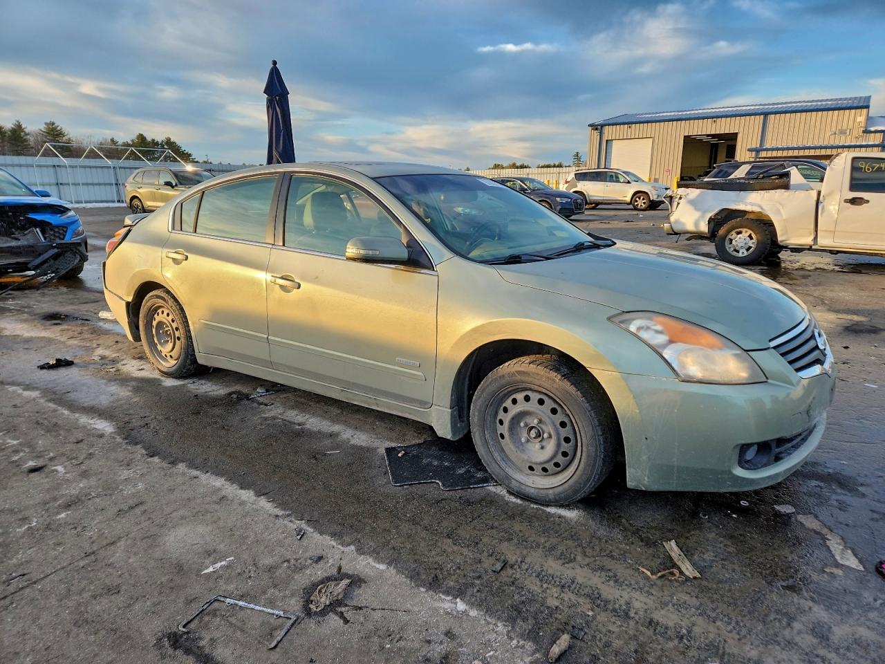 Nissan Altima Hybrid Image 2