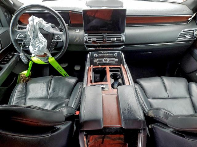 Lincoln Navigator Reserve Image 2