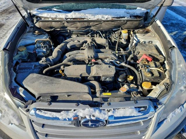 Subaru Outback 2.5i Image 8