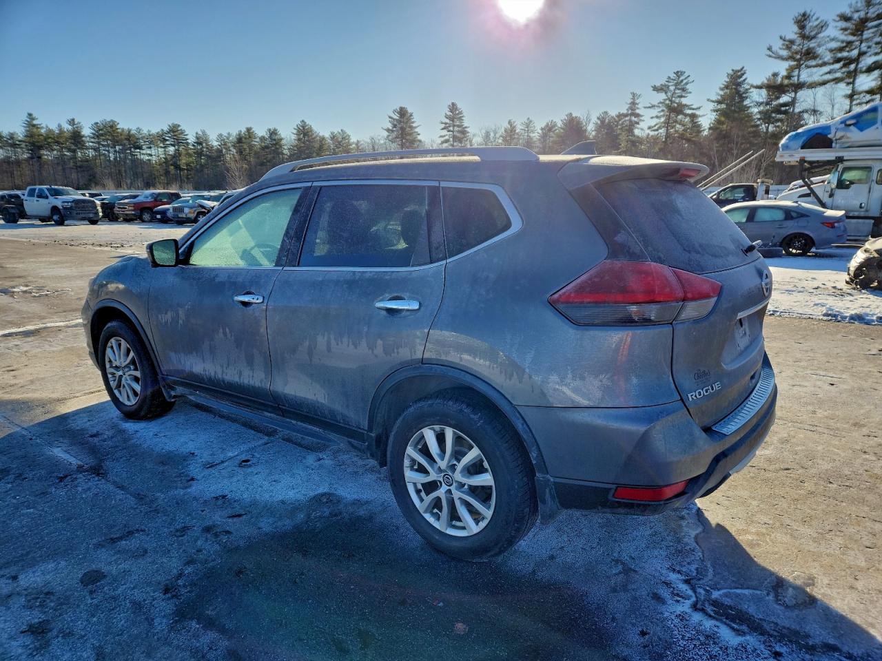 Nissan Rogue S Image 2