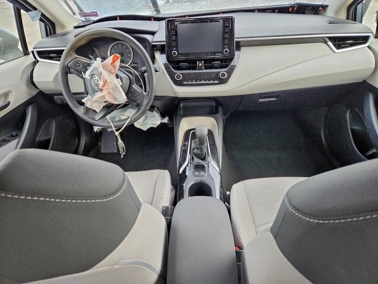 Toyota Corolla Le Image 6