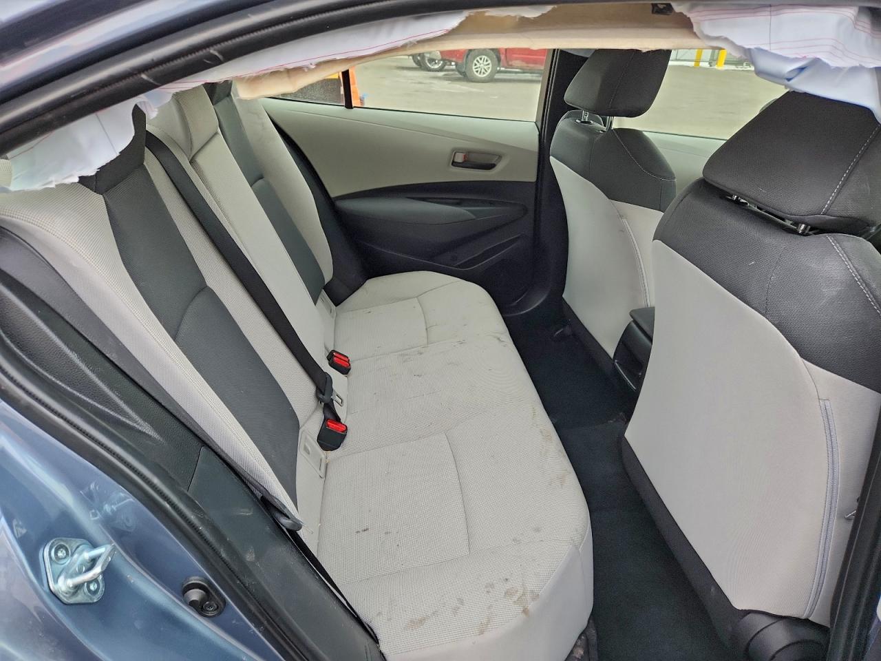 Toyota Corolla Le Image 8