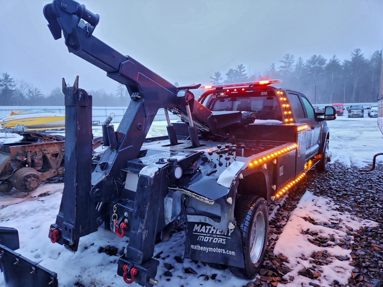 Ford F-550 Super Duty Image 4