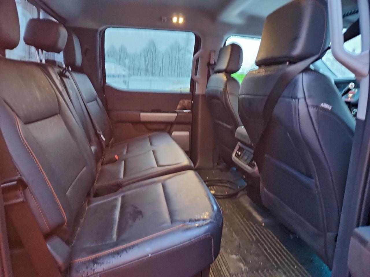 Ford F-550 Super Duty Image 7