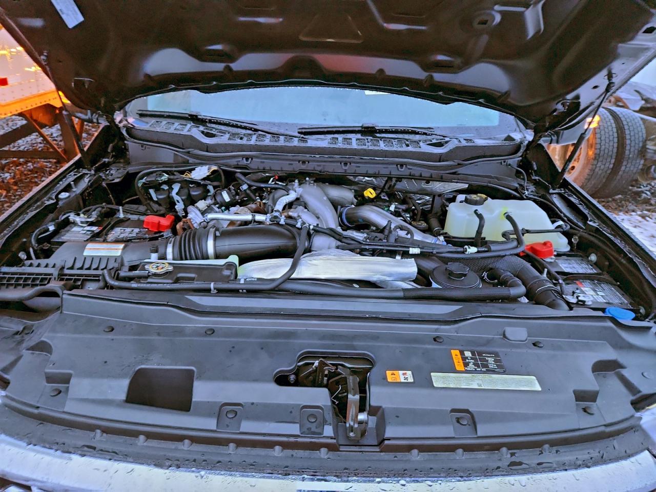 Ford F-550 Super Duty Image 3