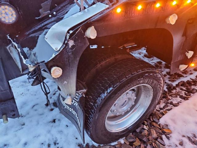 Ford F-550 Super Duty Image 5