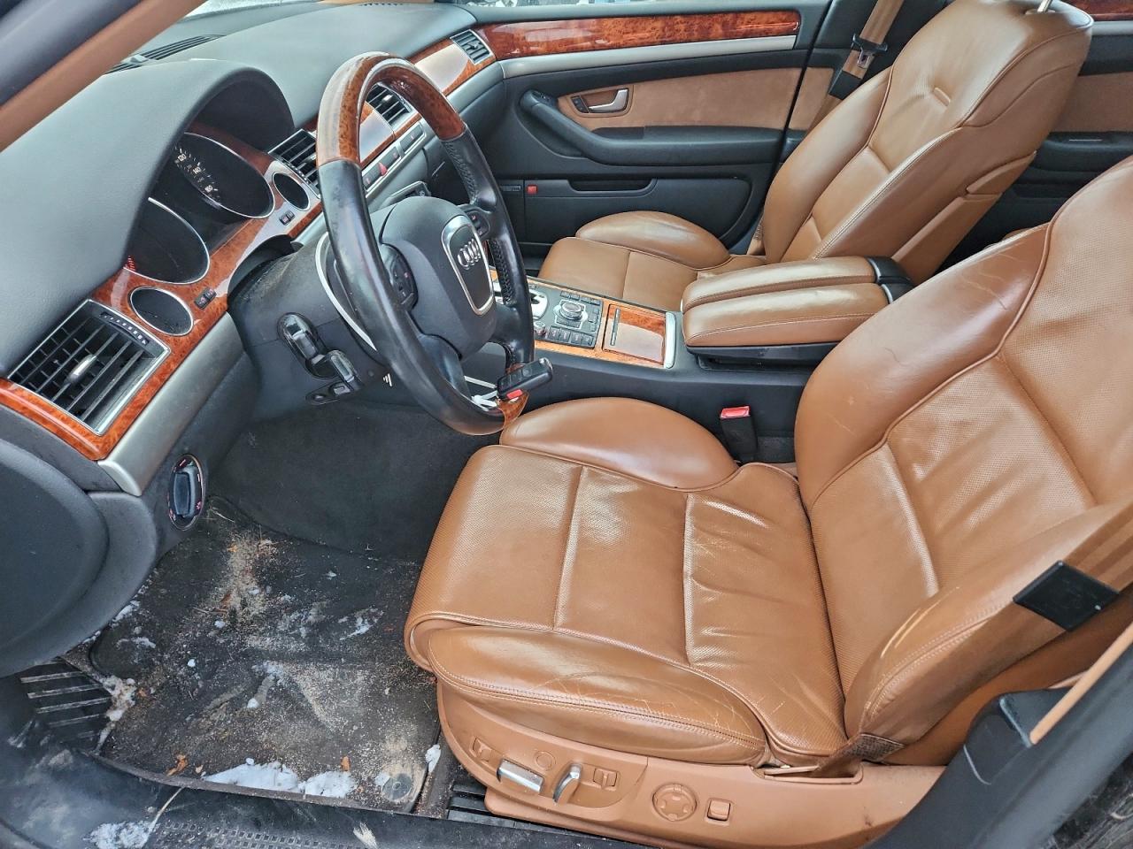 Audi A8 4.2 Quattro Image 2