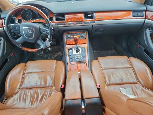 Audi A8 4.2 Quattro Image 12