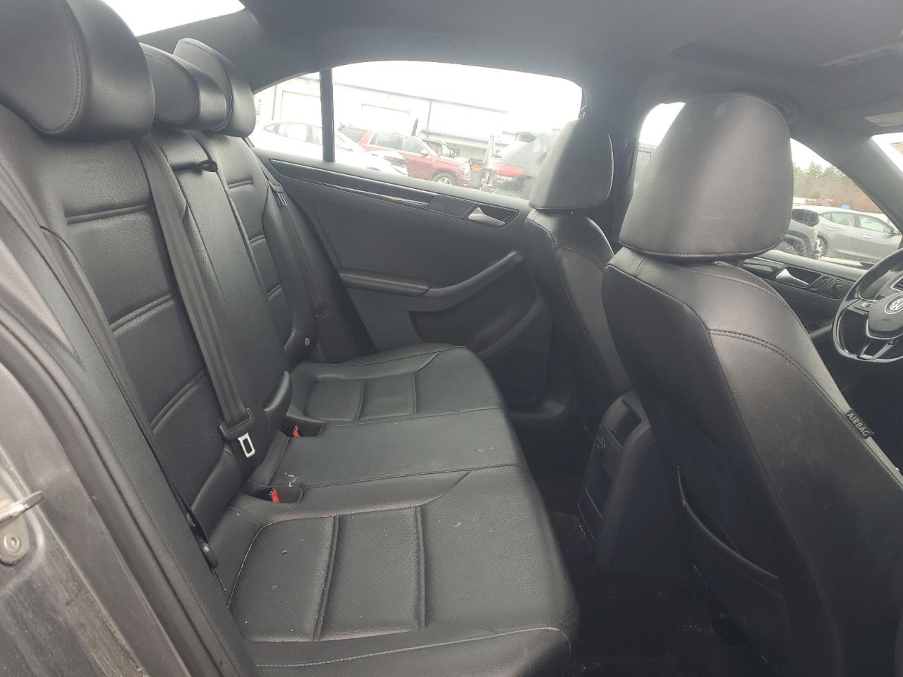 Volkswagen Jetta Sport Image 12