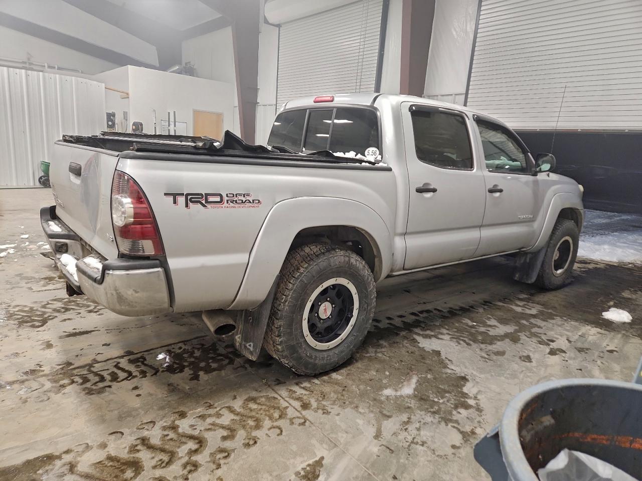 Toyota Tacoma Double Cab Image 2