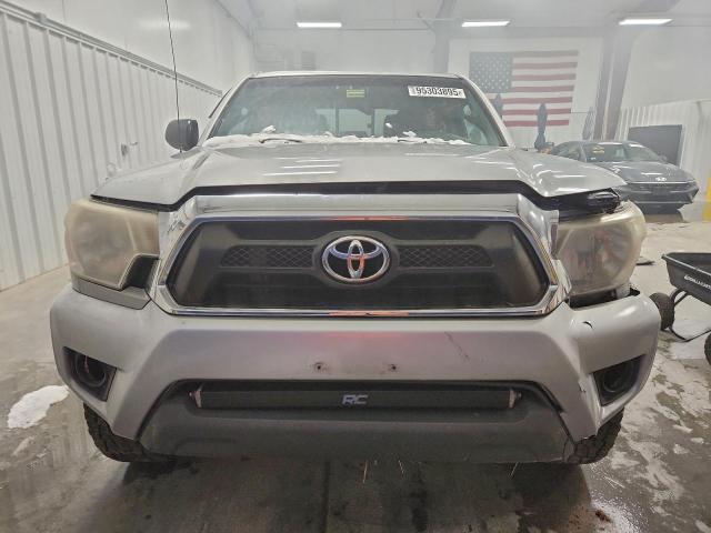 Toyota Tacoma Double Cab Image 4