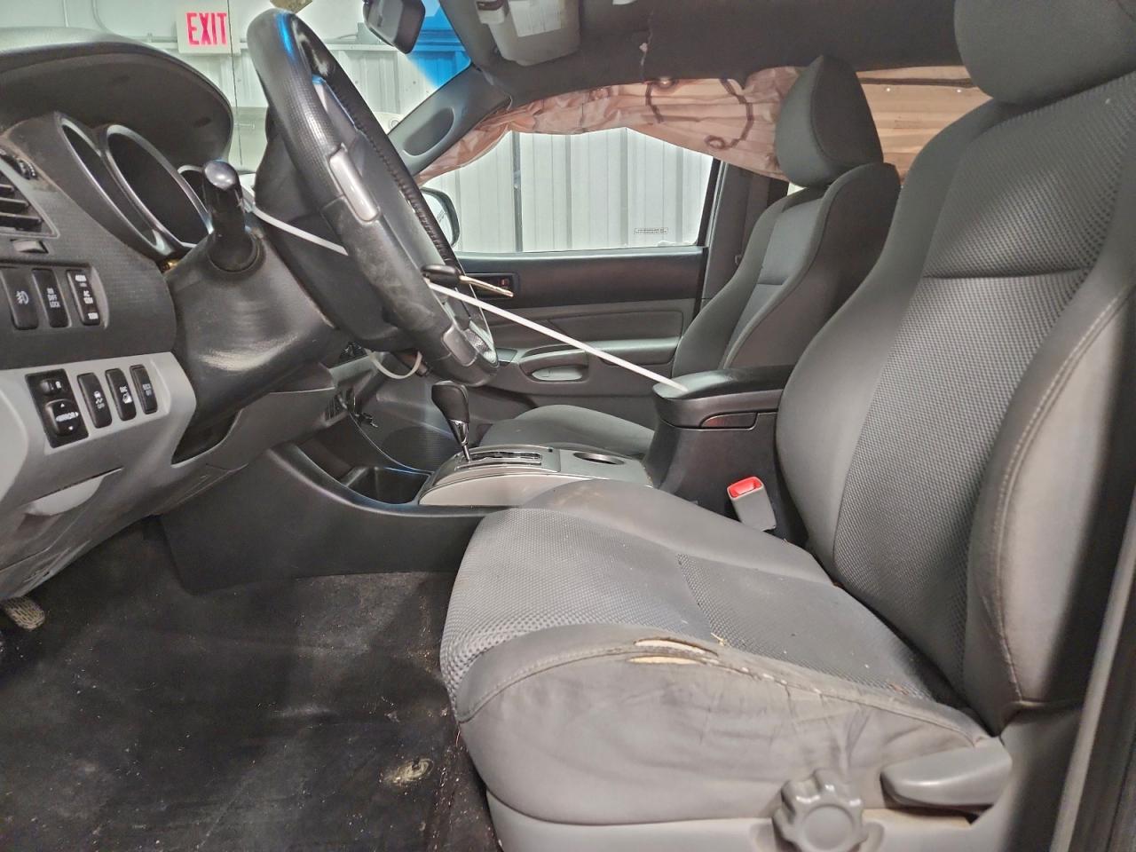 Toyota Tacoma Double Cab Image 6