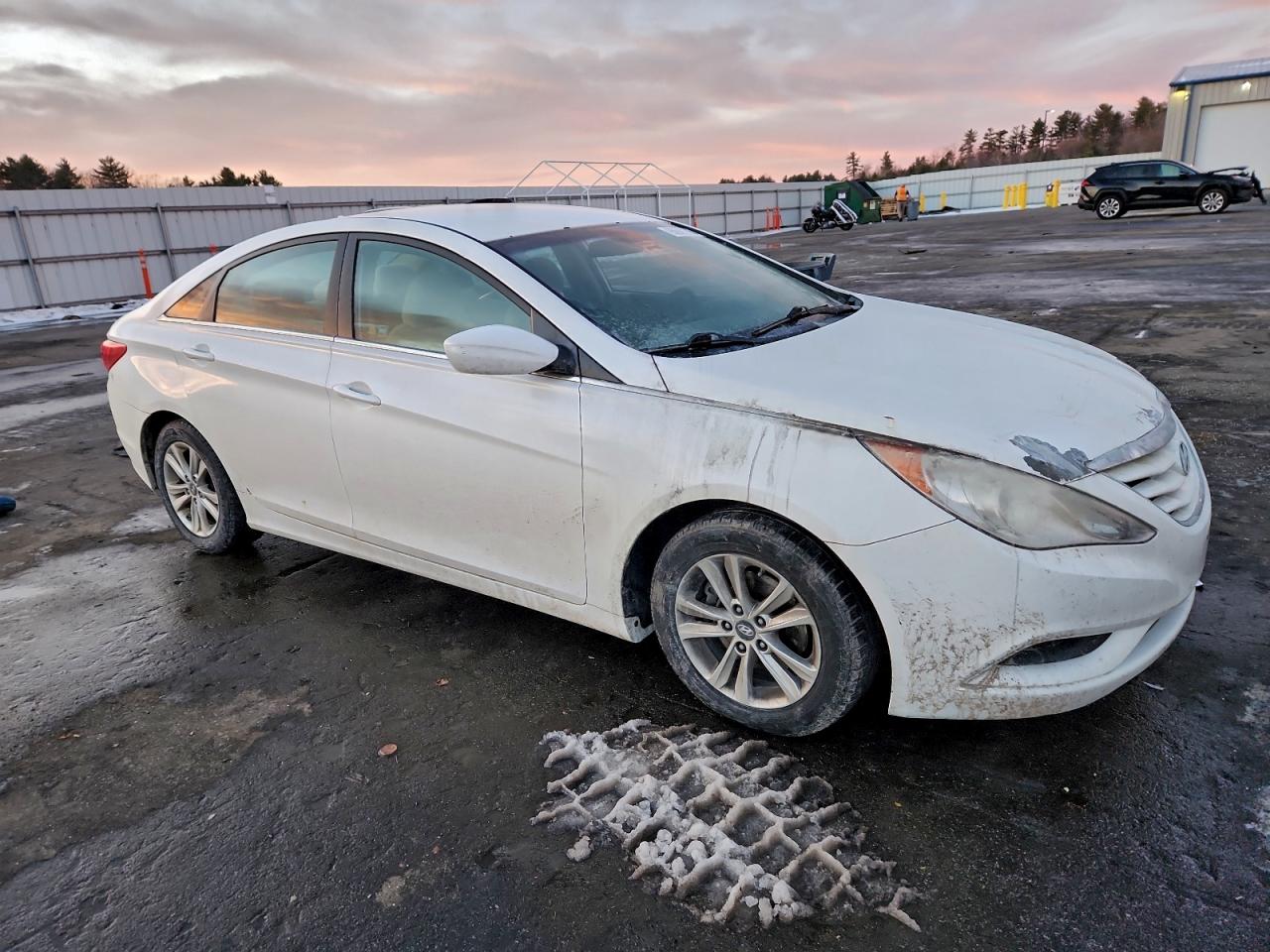 Hyundai SONATA Gls Image 3
