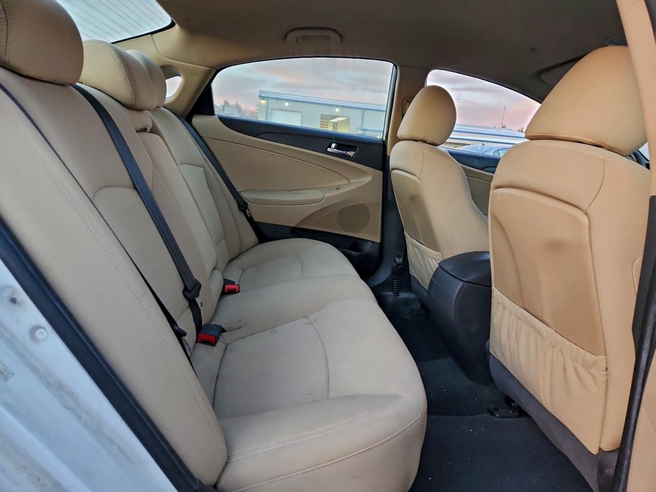 Hyundai SONATA Gls Image 7