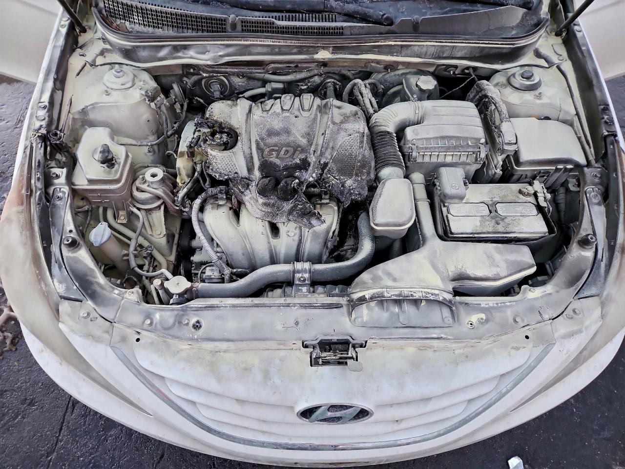 Hyundai SONATA Gls Image 12