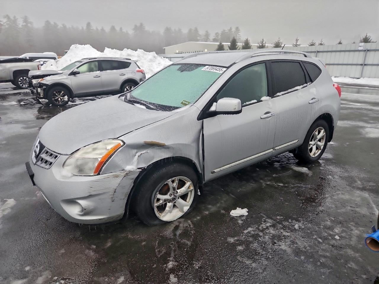 Nissan Rogue S Image 1