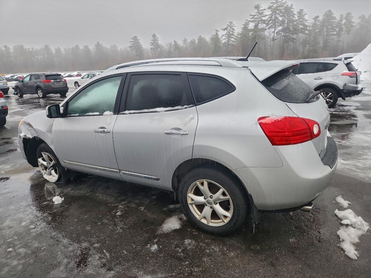 Nissan Rogue S Image 10