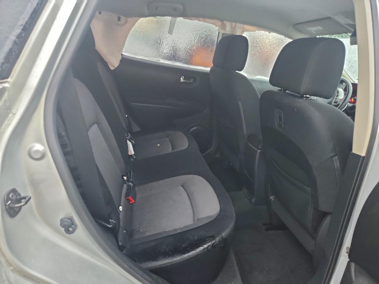 Nissan Rogue S Image 6