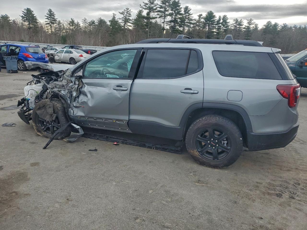 GMC Acadia At4 Image 2