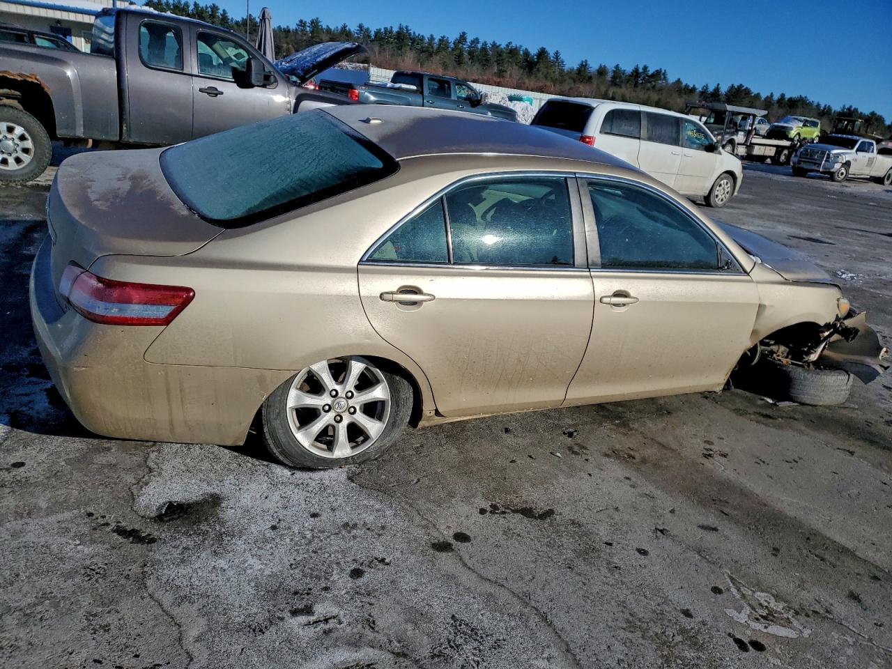 Toyota Camry Base Image 8