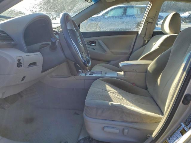 Toyota Camry Base Image 6