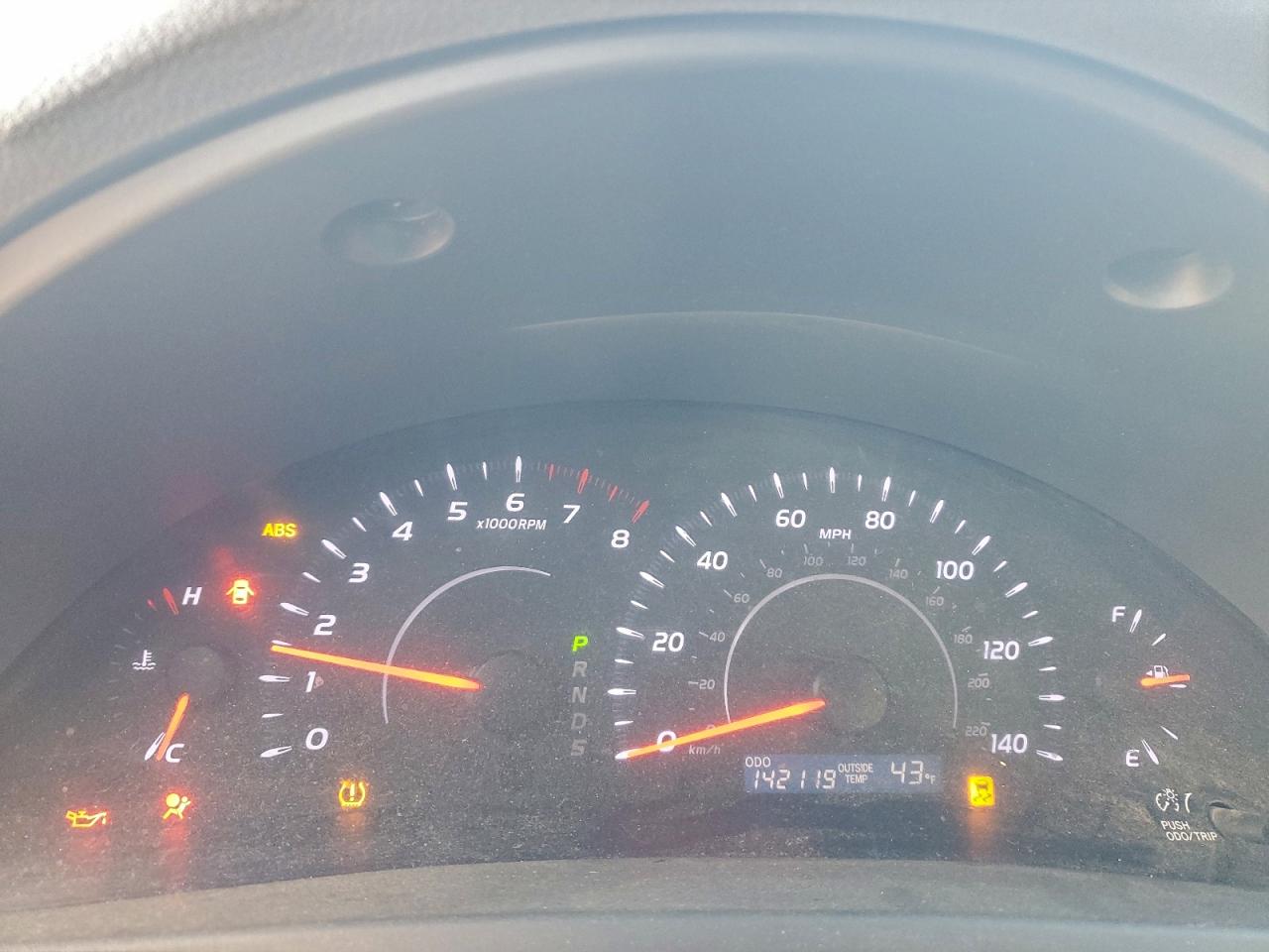 Toyota Camry Base Image 2