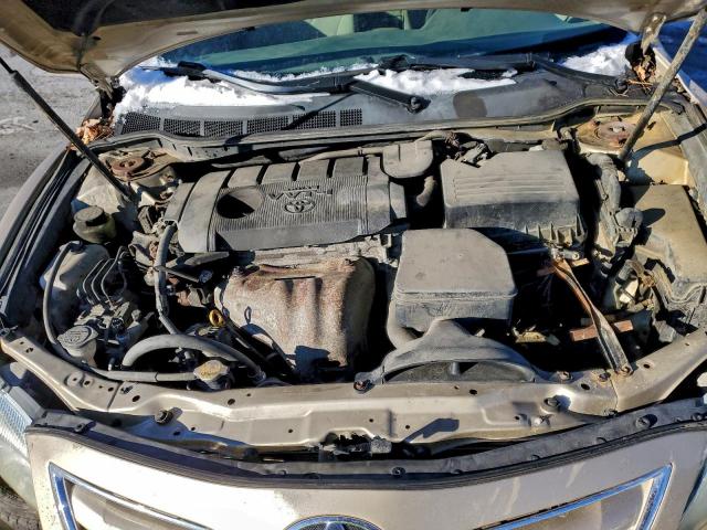 Toyota Camry Base Image 9