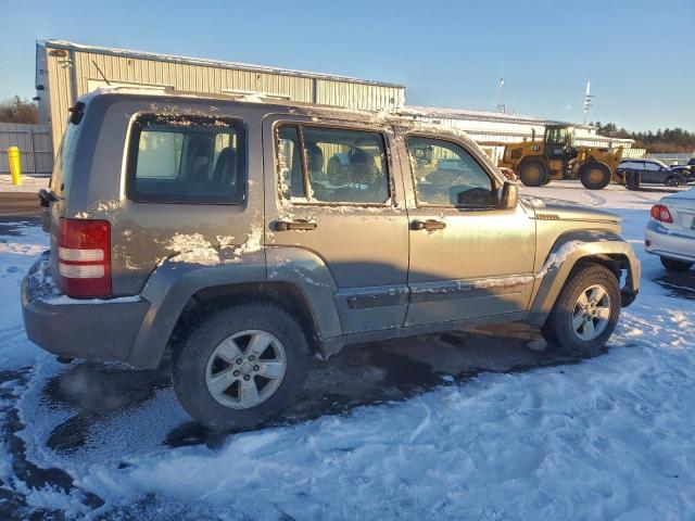 Jeep Liberty Sport Image 9