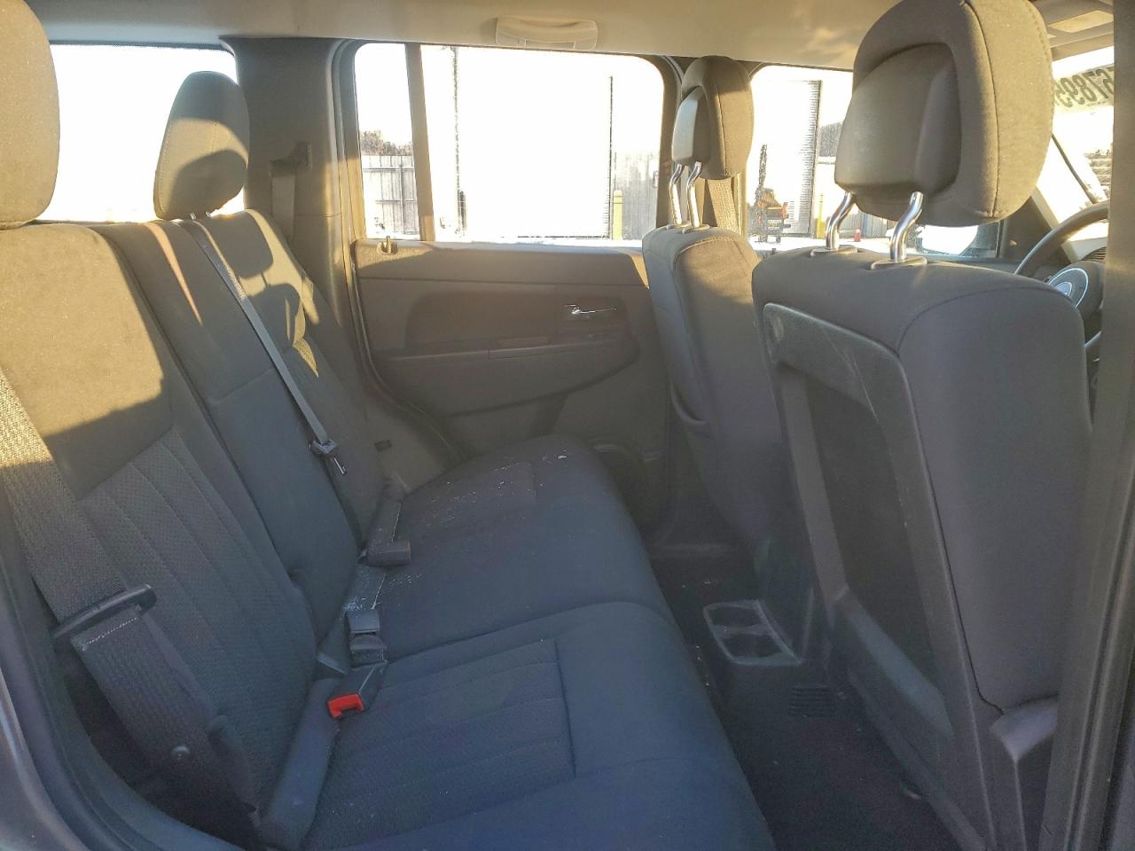 Jeep Liberty Sport Image 8