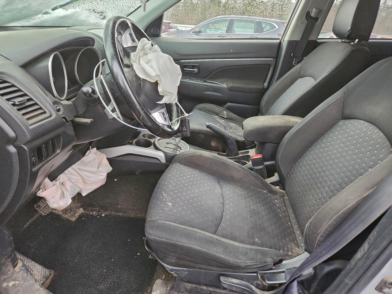 Mitsubishi Outlander Se Image 8