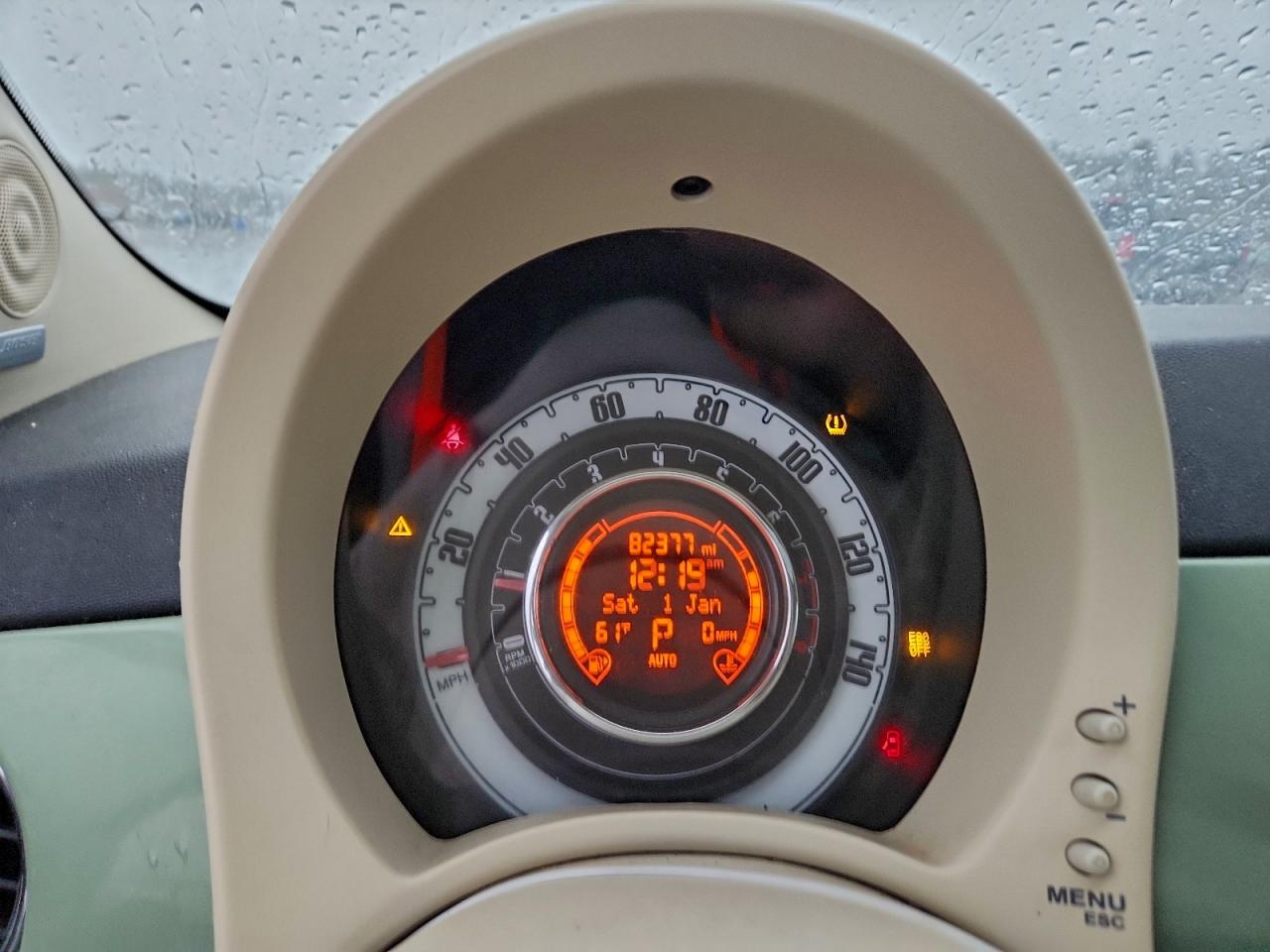 FIAT 500 Lounge Image 5