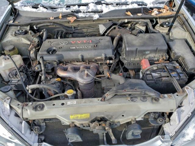 Toyota Camry Le Image 10