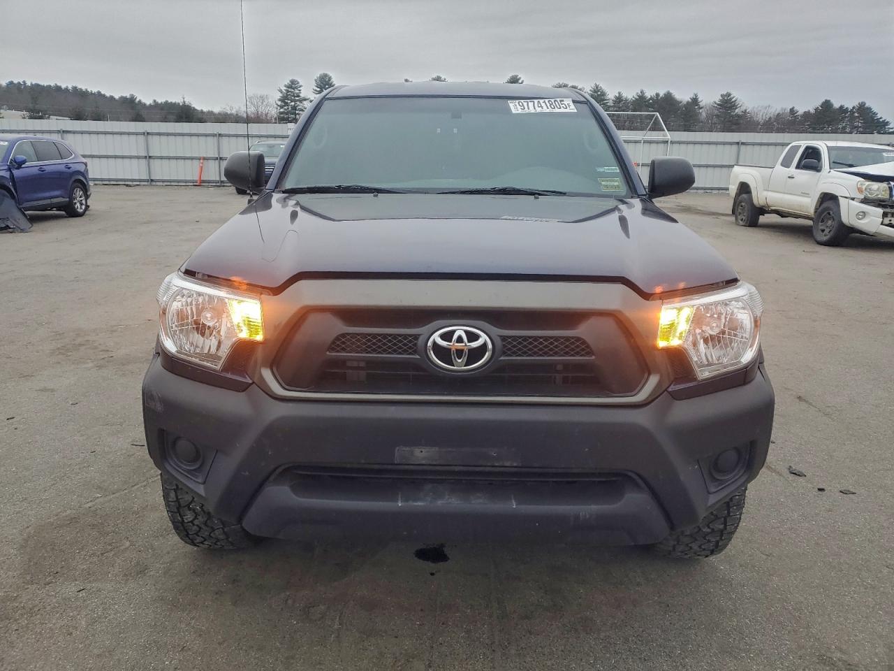 Toyota Tacoma Access Cab Image 11