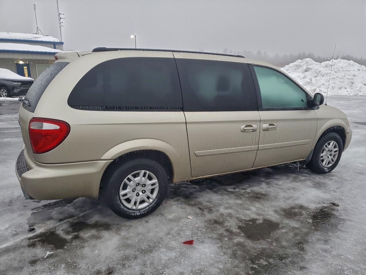 Chrysler Minivan Lx Image 2