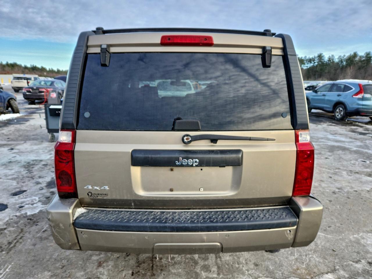 Jeep Commander Image 8