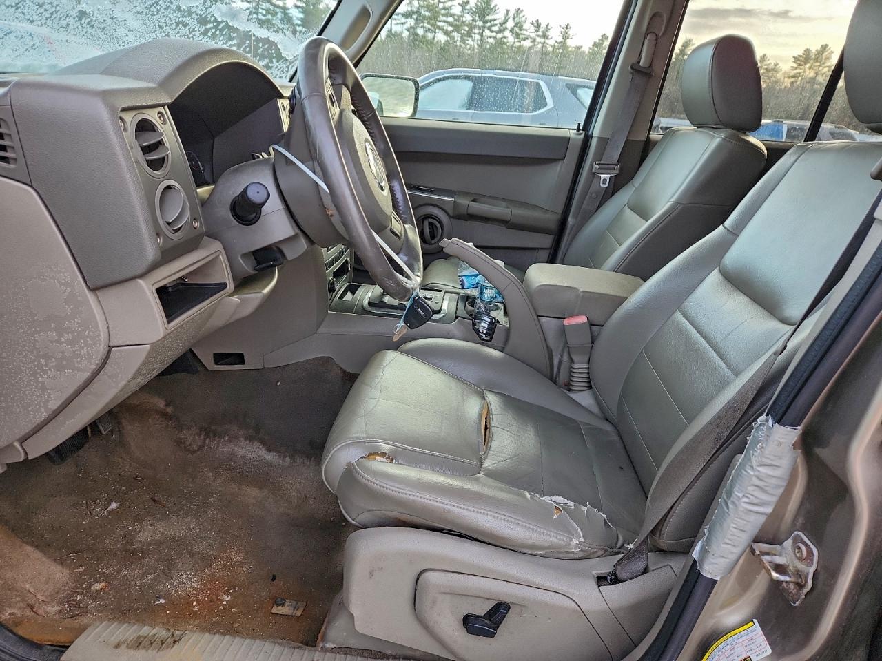 Jeep Commander Image 13