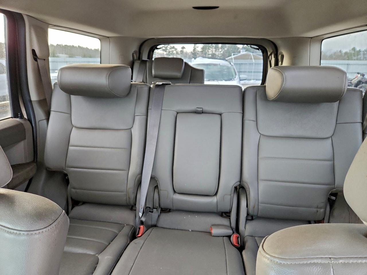 Jeep Commander Image 6