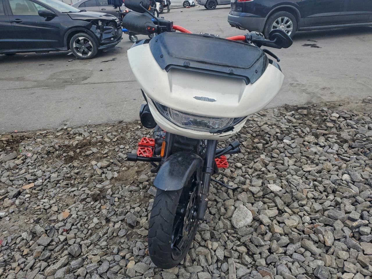 Harley-Davidson Fltrxstse Image 5