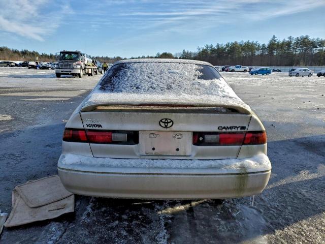 Toyota Camry Ce Image 6