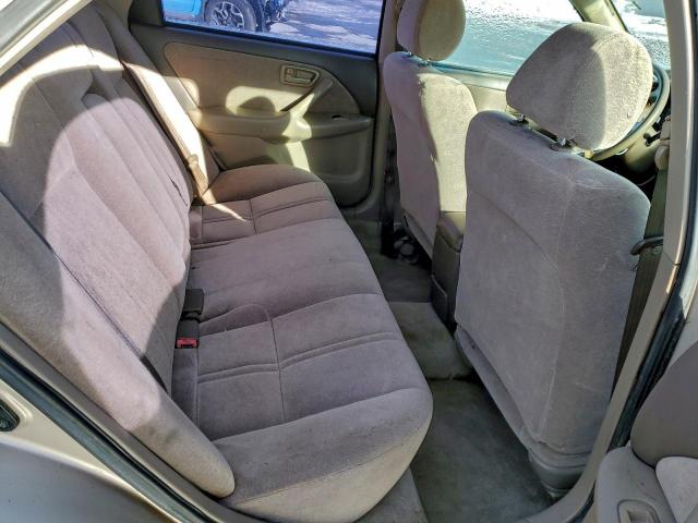 Toyota Camry Ce Image 9