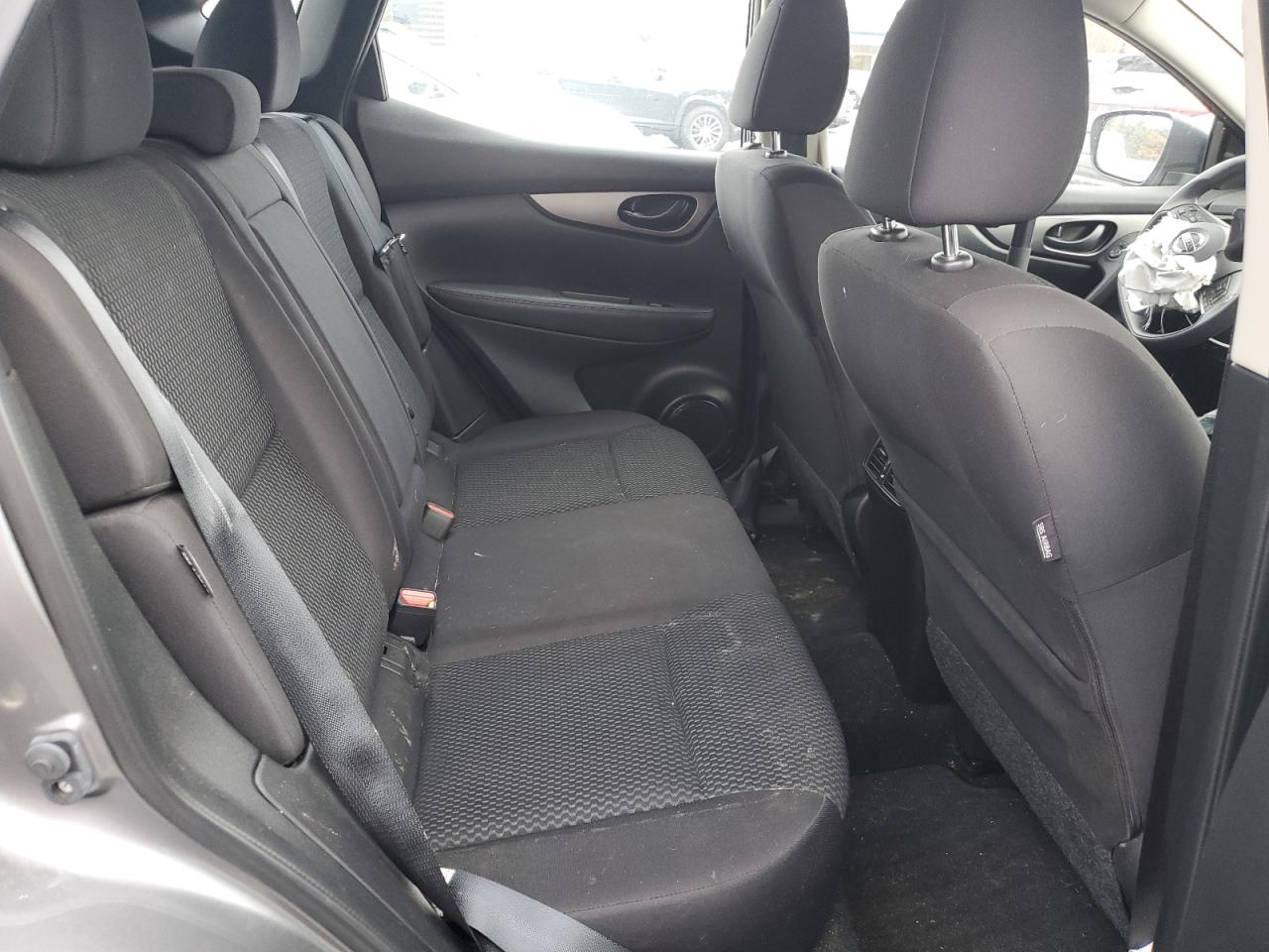 Nissan Rogue S Image 12