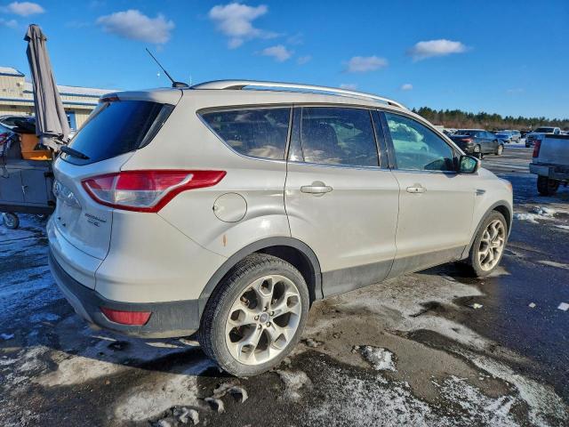 Ford Escape Titanium Image 2