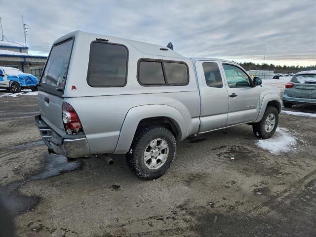 Toyota Tacoma Access Cab Image 3