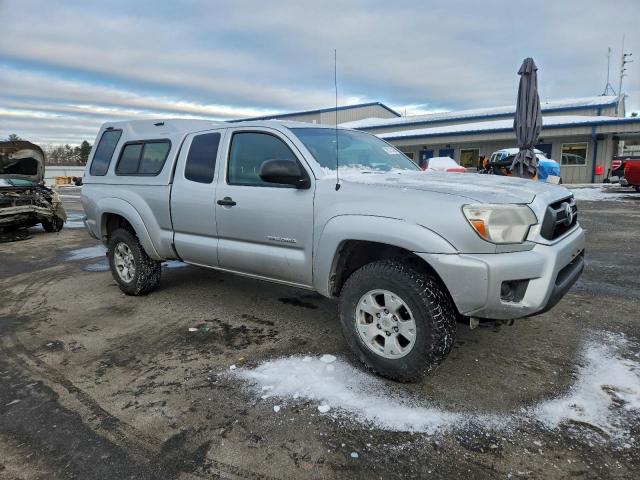 Toyota Tacoma Access Cab Image 11