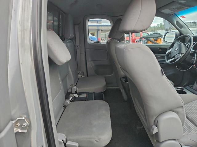 Toyota Tacoma Access Cab Image 8