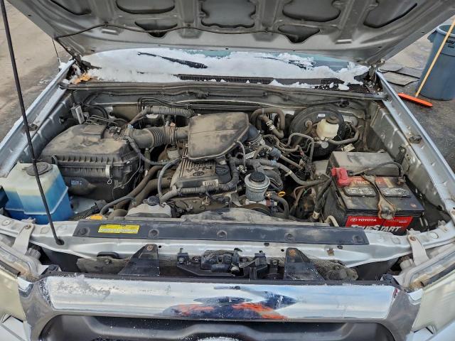 Toyota Tacoma Access Cab Image 4